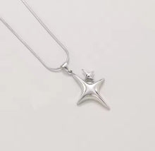 Load image into Gallery viewer, Star Necklace
