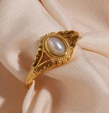 Load image into Gallery viewer, Gold Pearl Ring