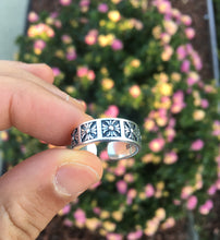 Load image into Gallery viewer, Micro Cross Ring
