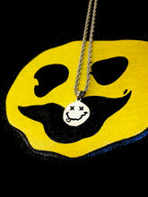 Load image into Gallery viewer, Smiley Necklace