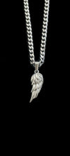 Load image into Gallery viewer, Wing Necklace