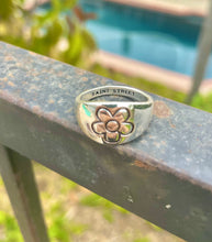 Load image into Gallery viewer, Engraved Flower Ring